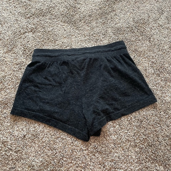 NIKE Shorts - Picture 5 of 5